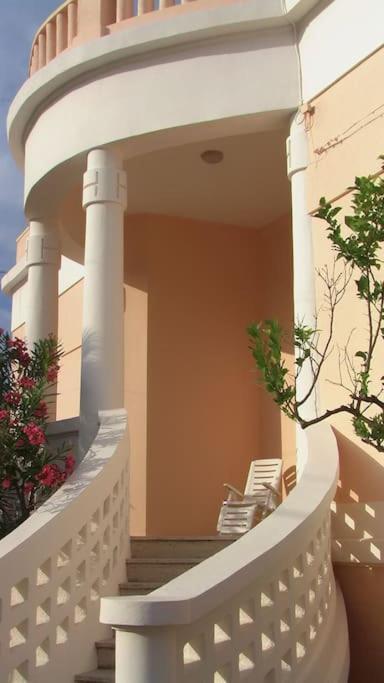 Villa Nel Salento - Ampie Camere E Giardino, Fino A 9 Persone Barbarano del Capo Luaran gambar