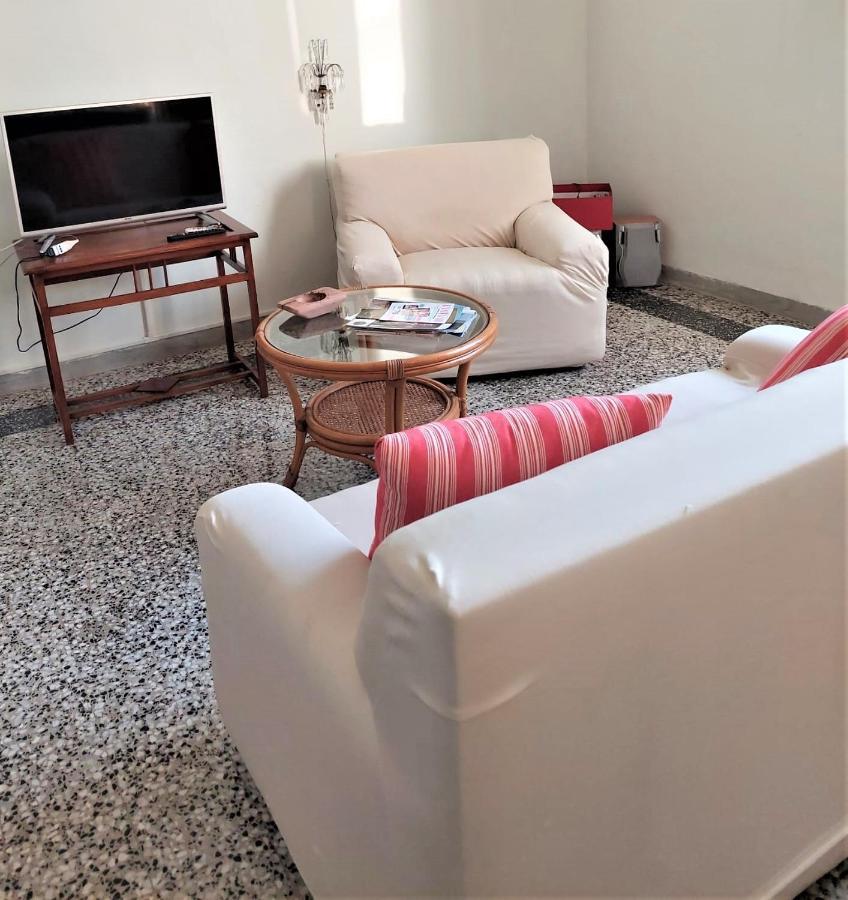 Villa Nel Salento - Ampie Camere E Giardino, Fino A 9 Persone Barbarano del Capo Luaran gambar